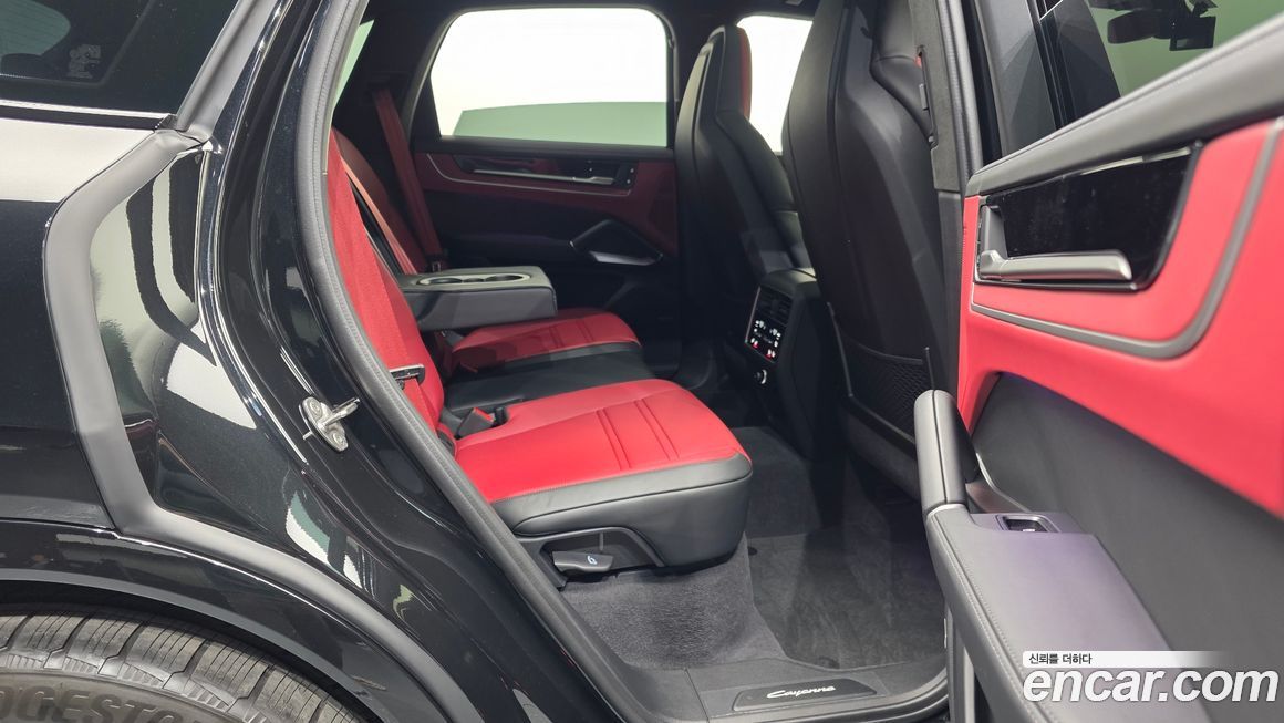 Porsche Cayenne 2025