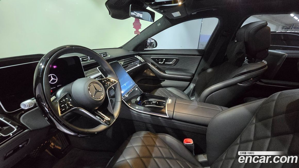 Mercedes-Benz S-Class 2025