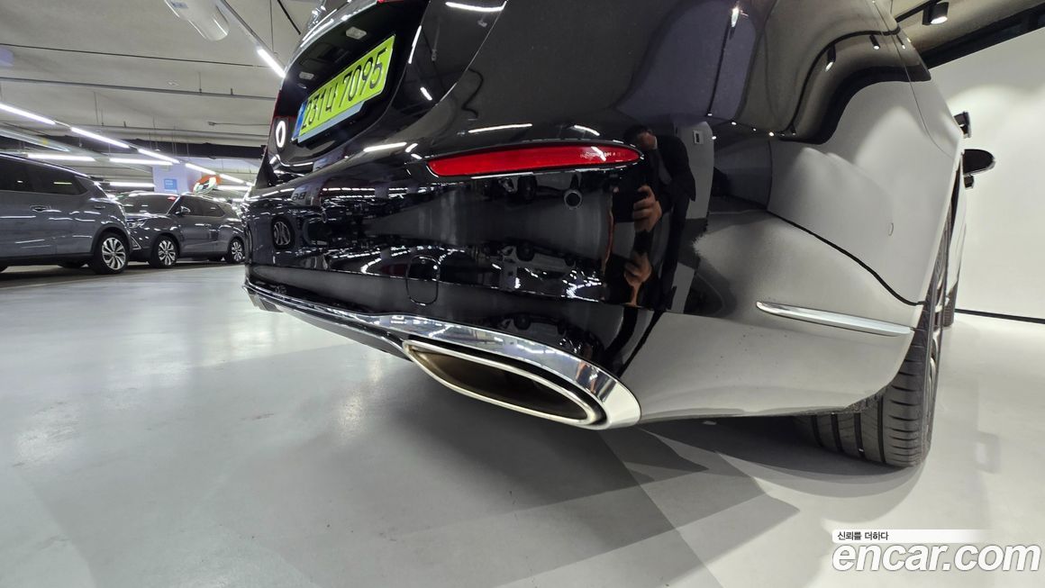 Mercedes-Benz S-Class 2025