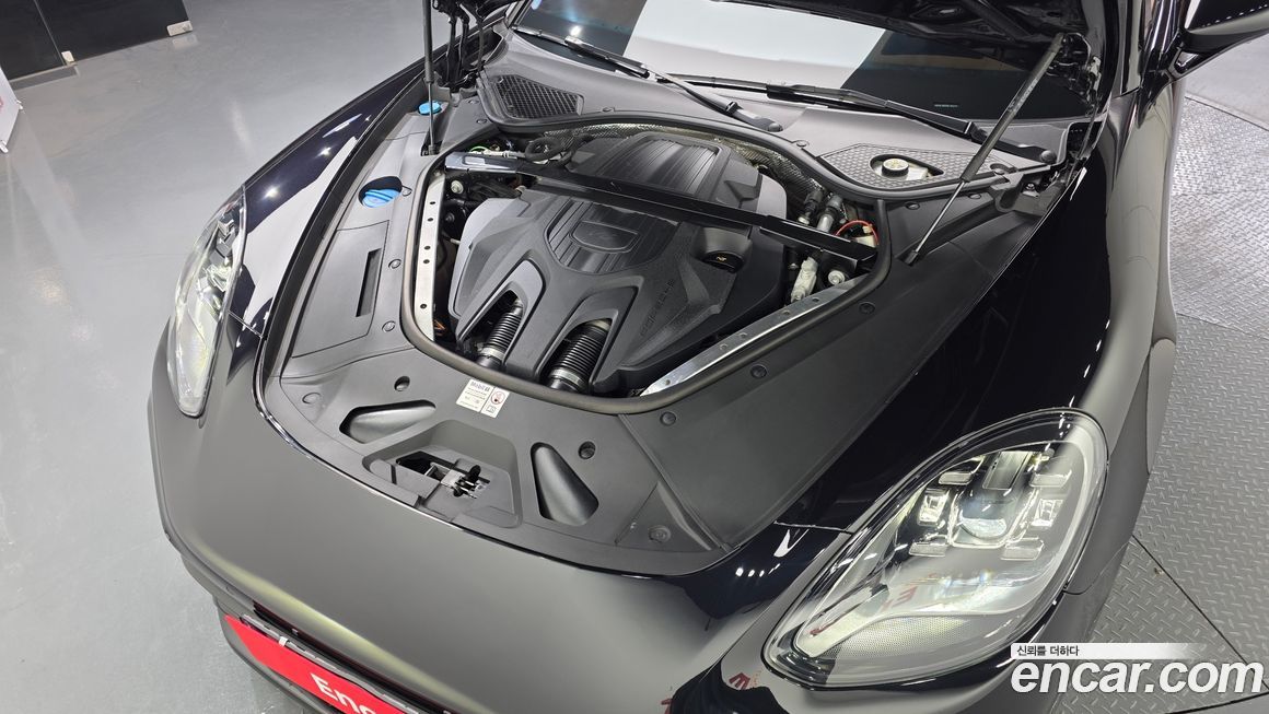 Porsche Panamera 2023