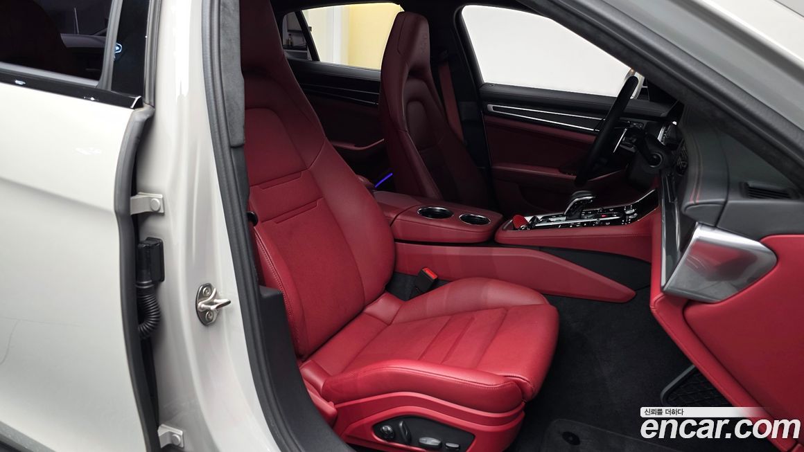 Porsche Panamera 2023