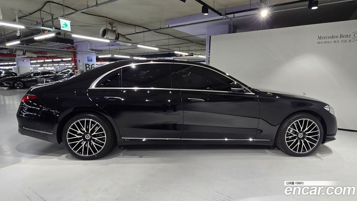 Mercedes-Benz S-Class 2025