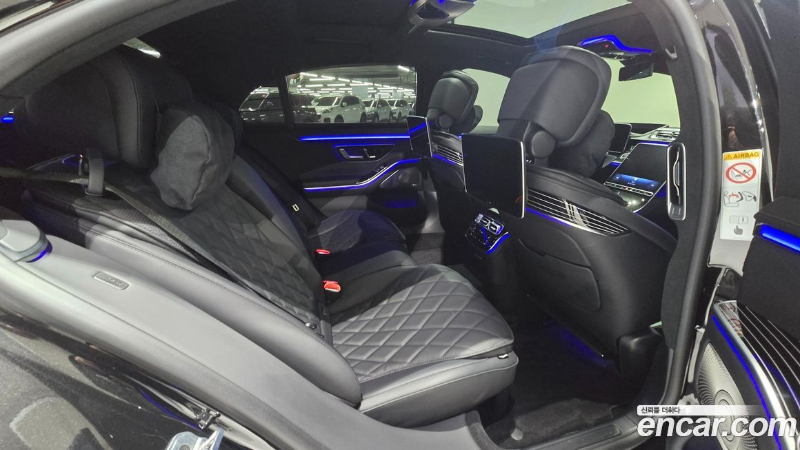 Mercedes-Benz S-Class 2025