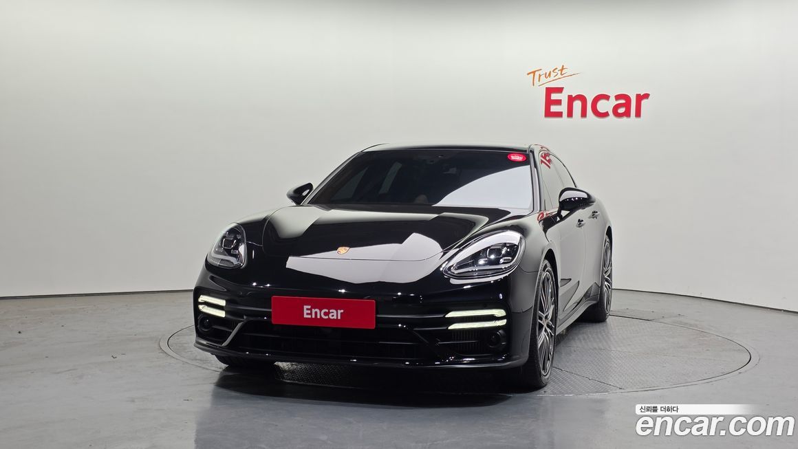 Porsche Panamera 2023
