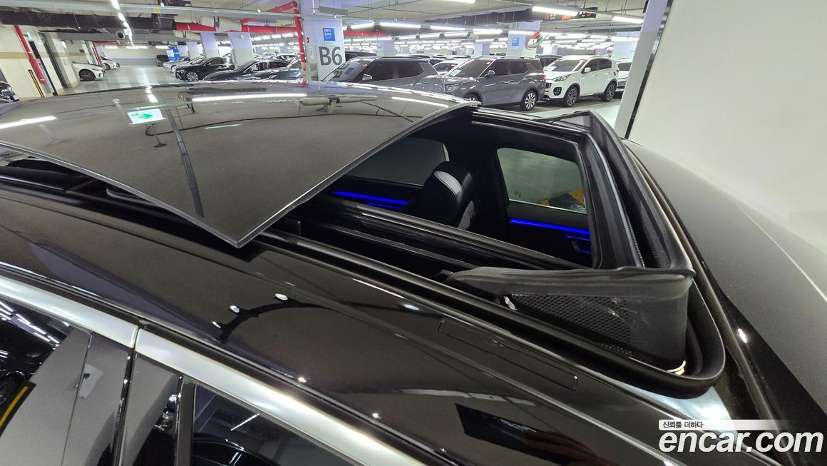 Mercedes-Benz S-Class 2025