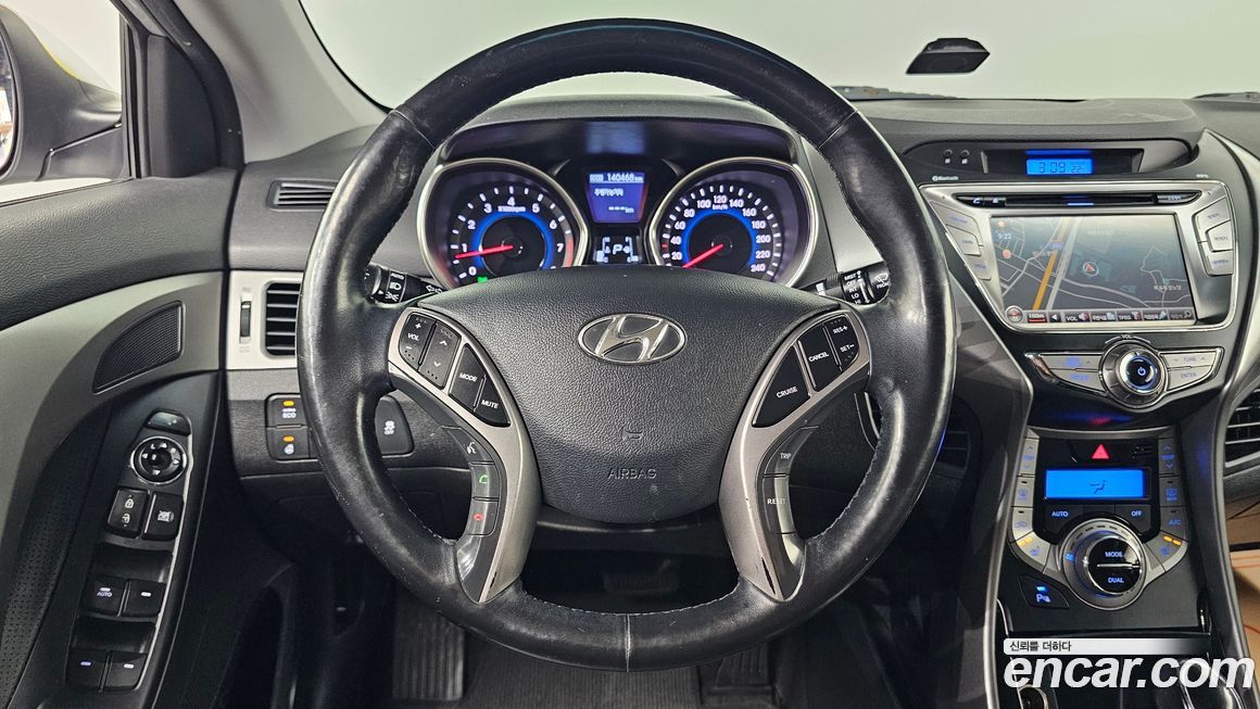 Hyundai AVANTE 2013