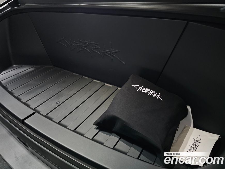 Tesla Cybertruck 2026