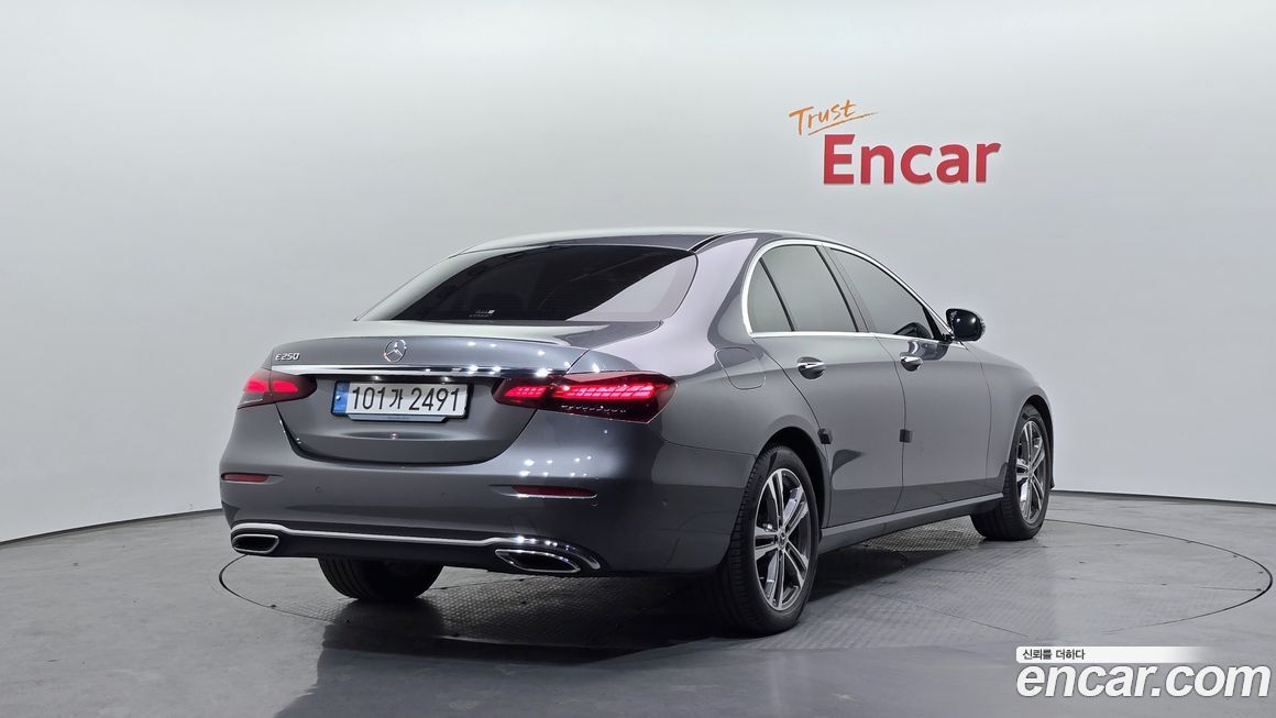 Mercedes-Benz E-Class 2023