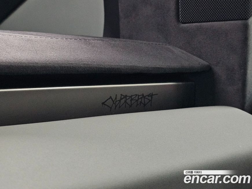 Tesla Cybertruck 2026