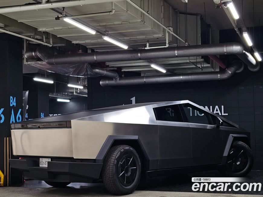 Tesla Cybertruck 2026