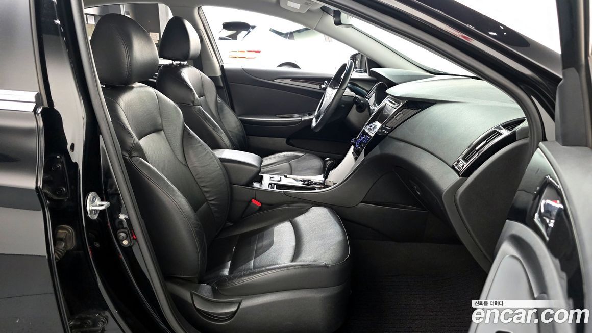 Hyundai Sonata 2010