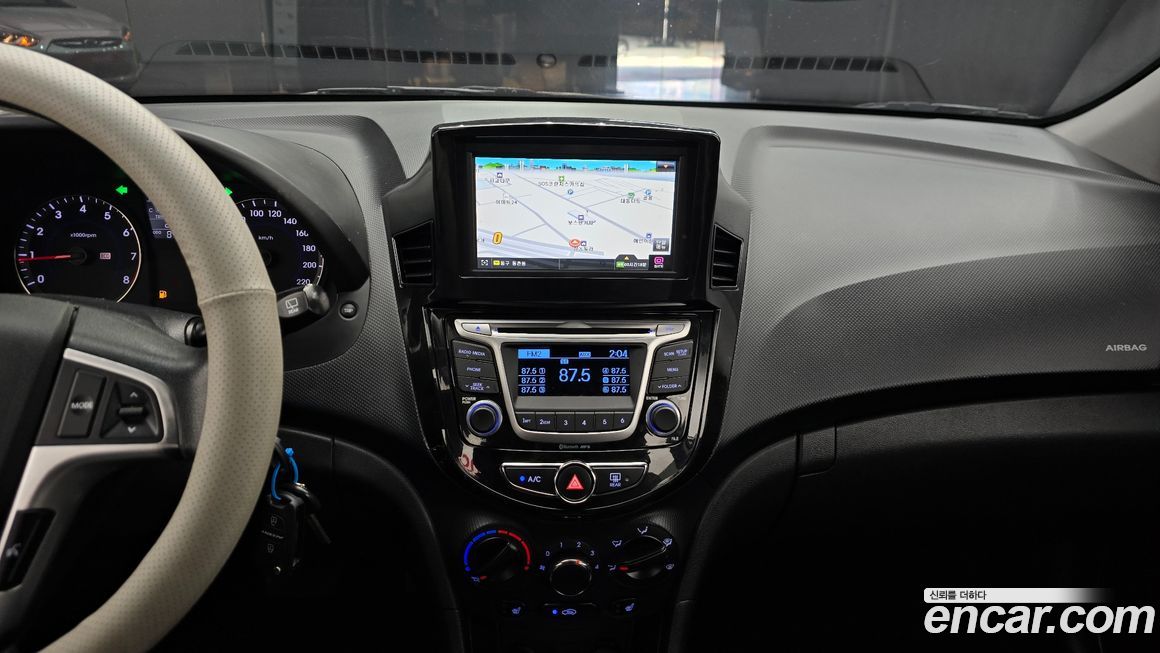 Hyundai Accent 2013