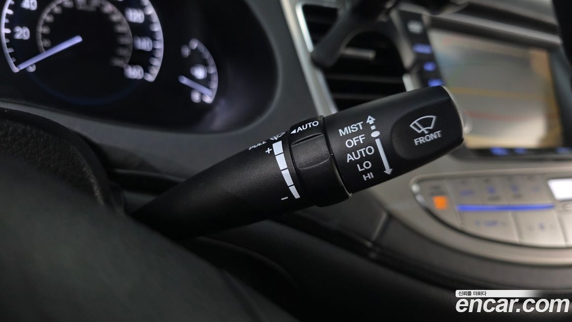 Hyundai Genesis 2012