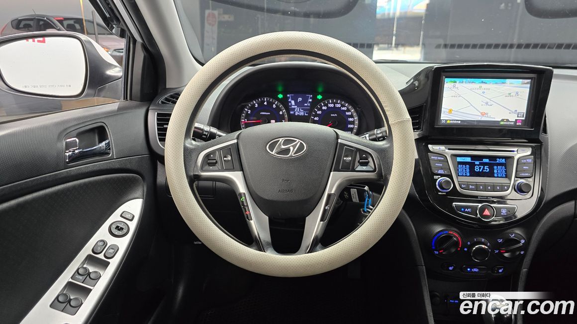 Hyundai Accent 2013