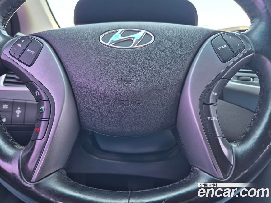 Hyundai AVANTE 2015