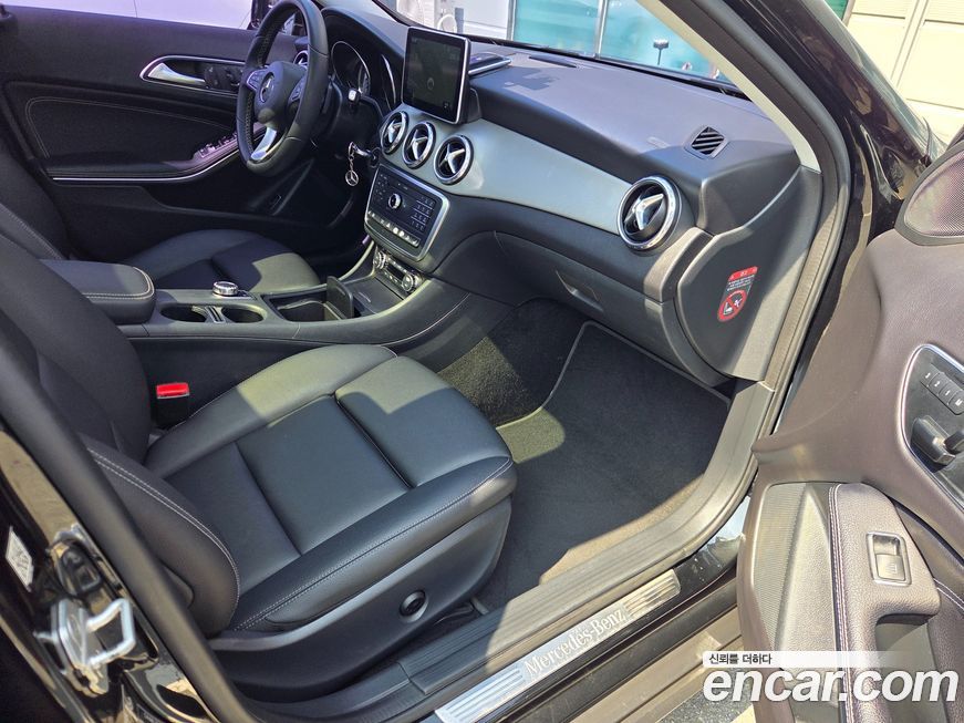 Mercedes-Benz GLA-Class 2016