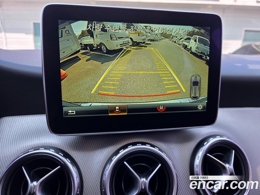 Mercedes-Benz GLA-Class 2016