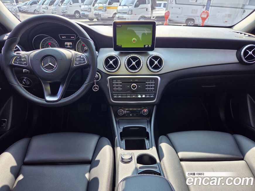 Mercedes-Benz GLA-Class 2016