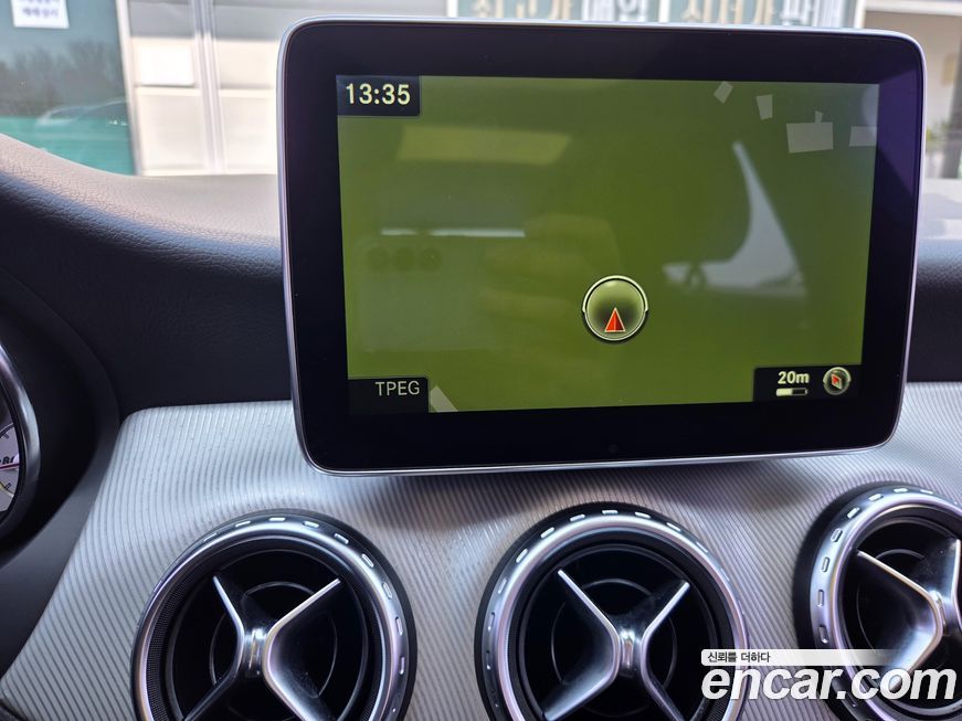 Mercedes-Benz GLA-Class 2016