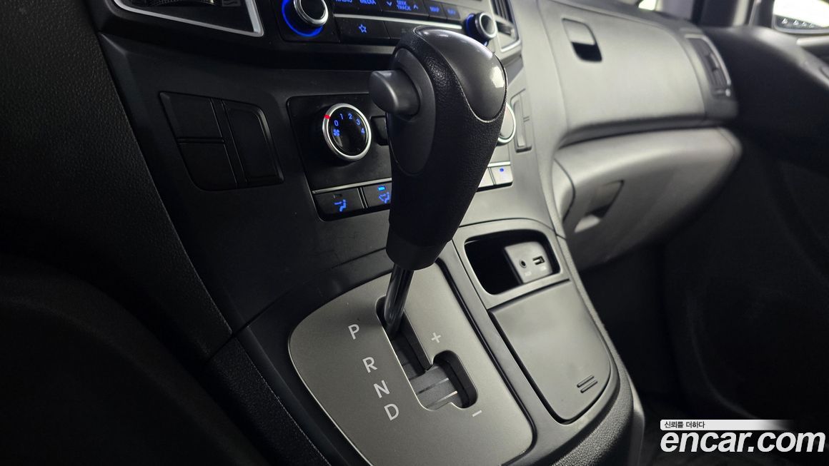 Hyundai Starex 2018