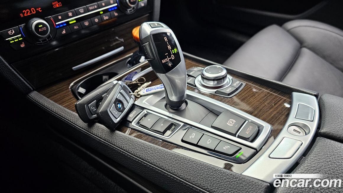 BMW 7-Series 2012