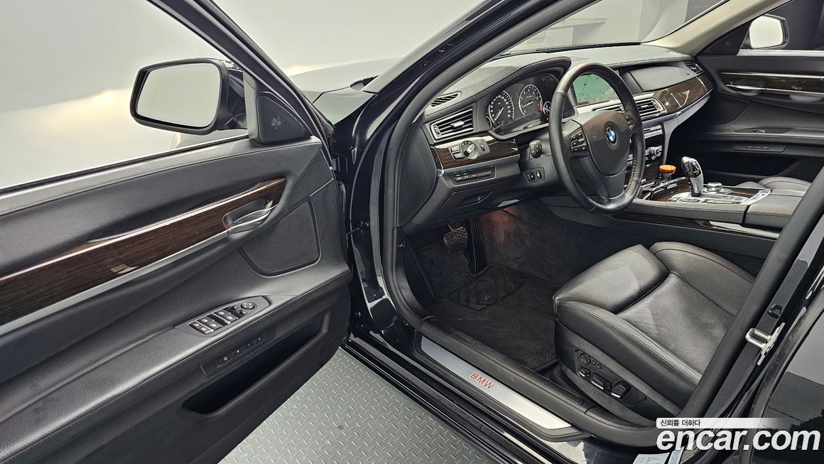 BMW 7-Series 2012