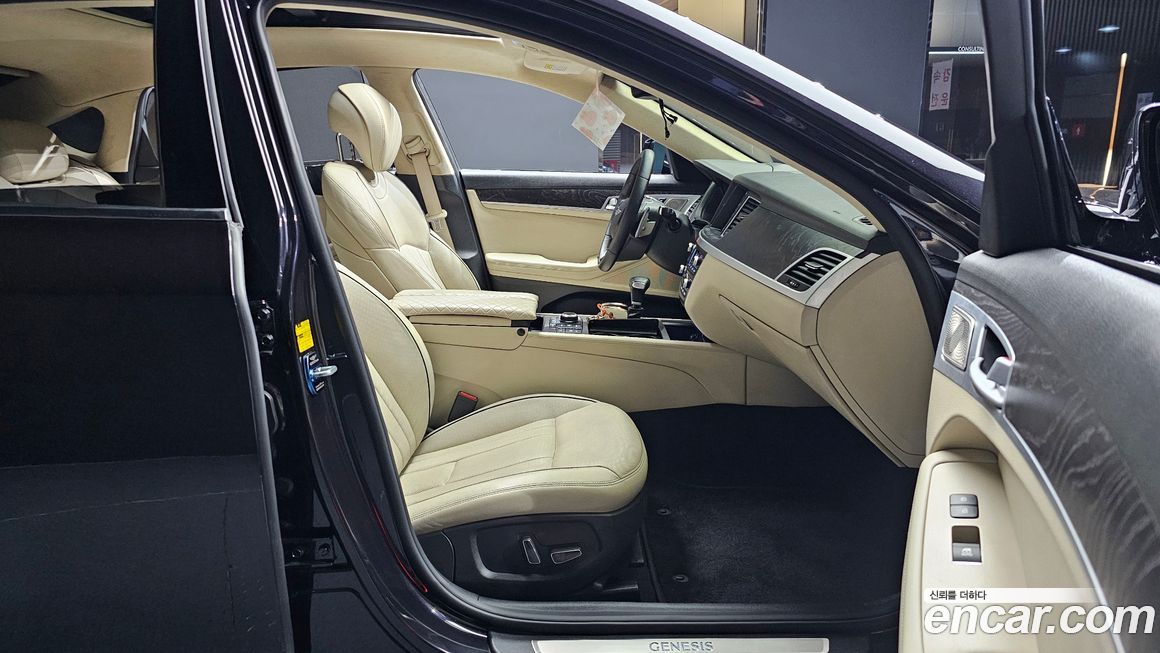 Hyundai Genesis 2014