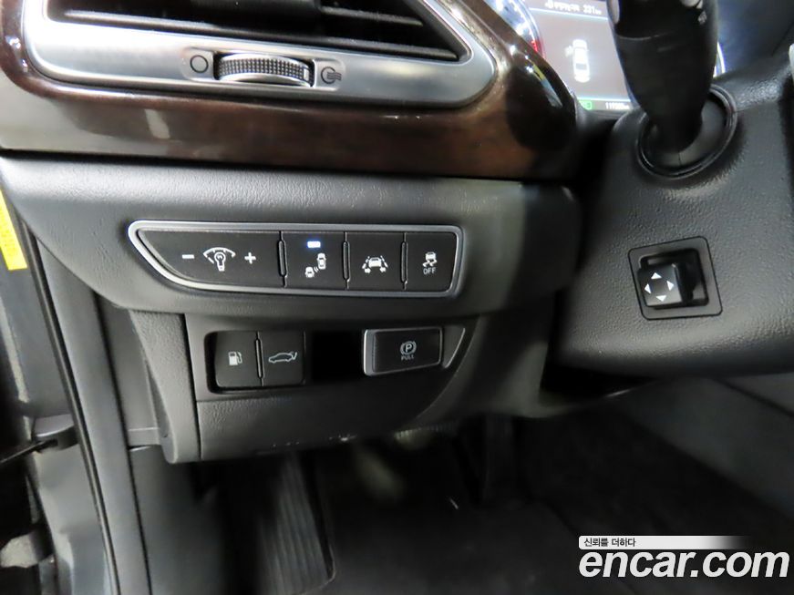 Genesis EQ900 2018