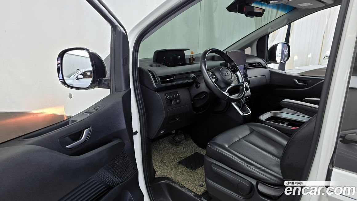 Hyundai Staria 2022