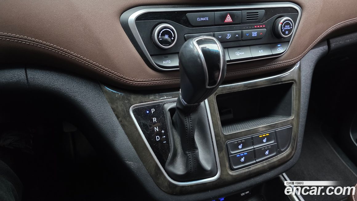 Hyundai Starex 2019