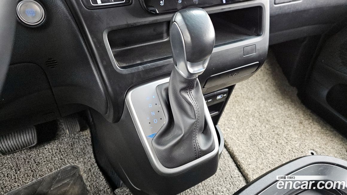 Hyundai Staria 2022