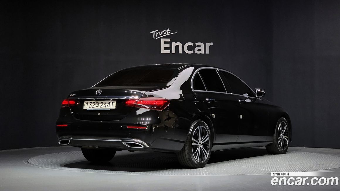 Mercedes-Benz E-Class 2021