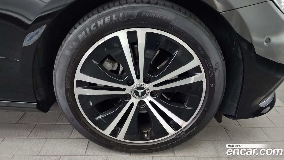 Mercedes-Benz E-Class 2021