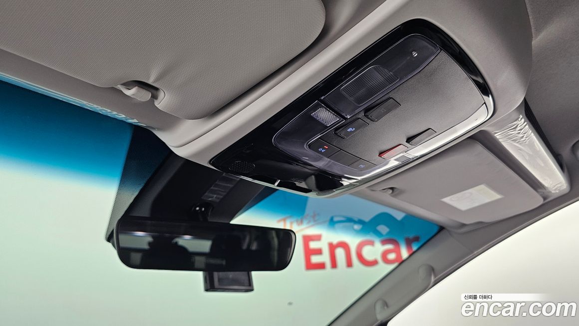Hyundai Staria 2025