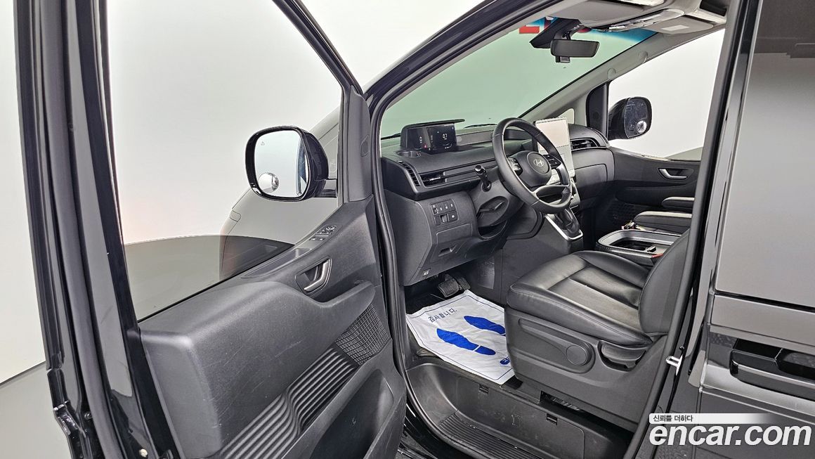 Hyundai Staria 2025
