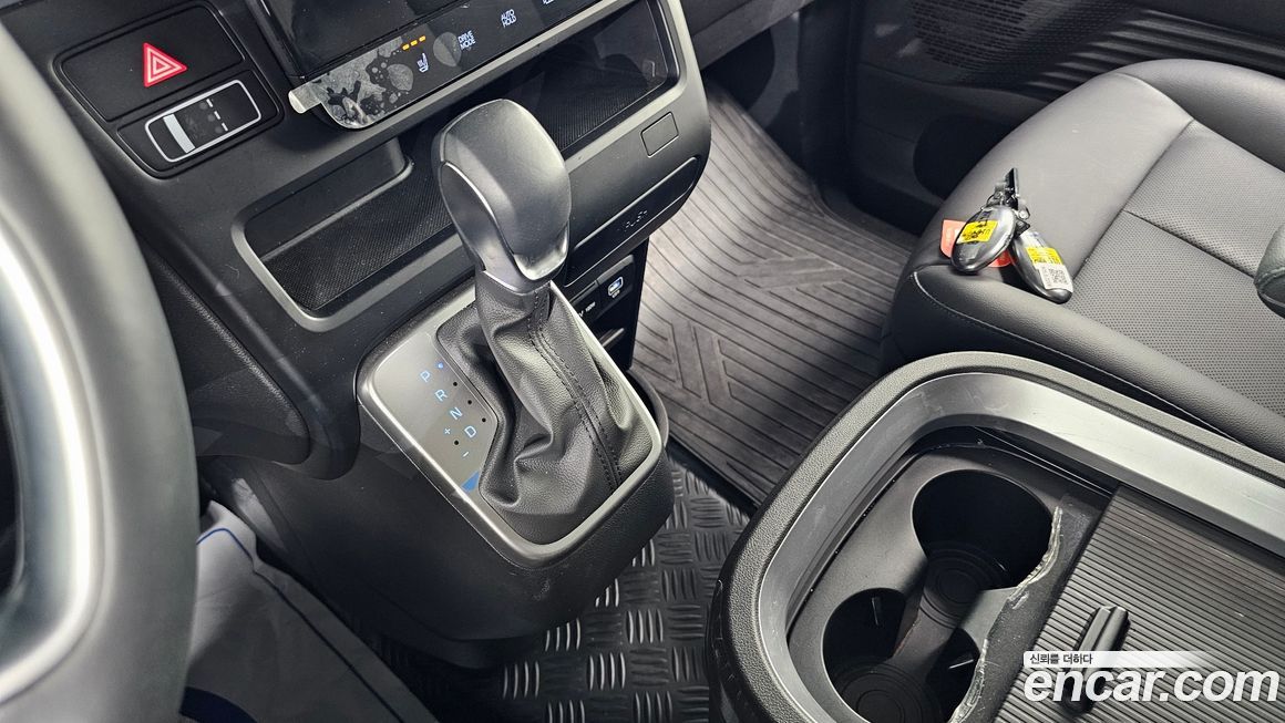 Hyundai Staria 2025