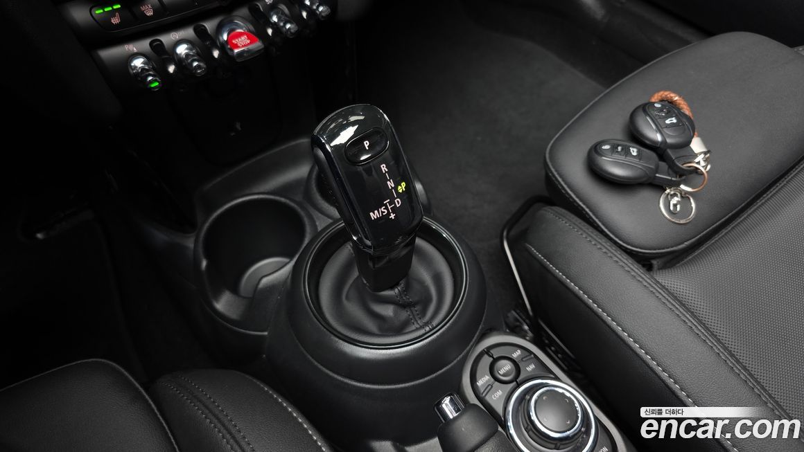 Mini Cooper Convertible 2024