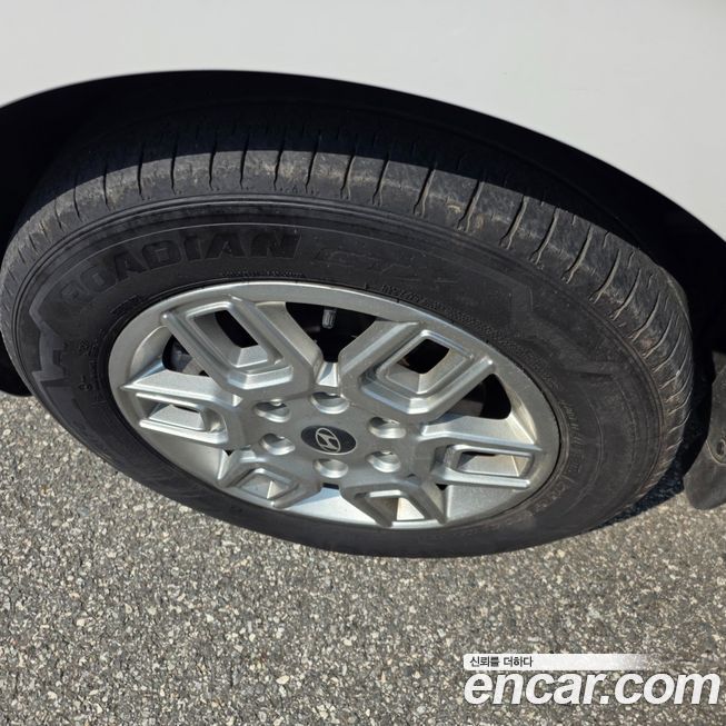 Hyundai Staria 2025