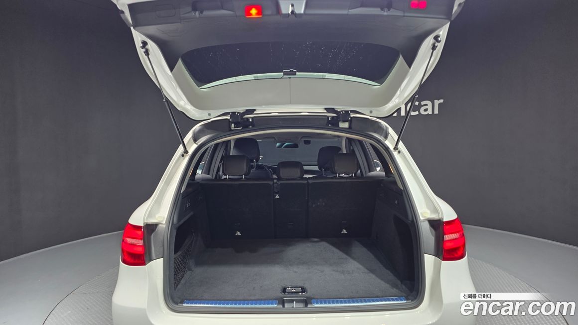 Mercedes-Benz GLC-Class 2019