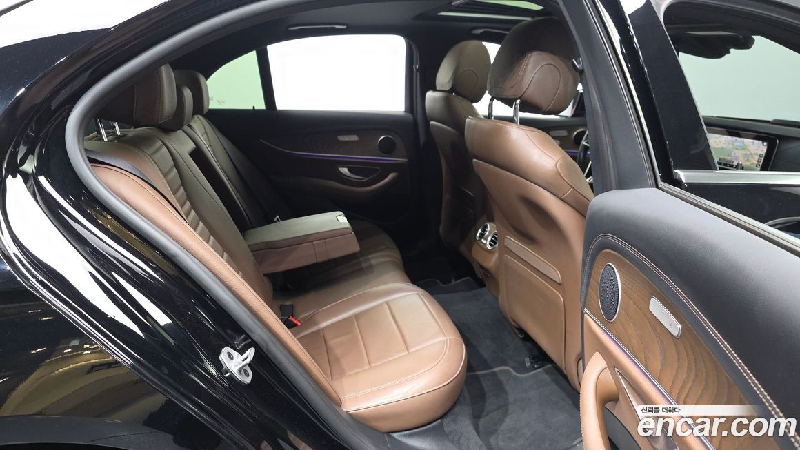 Mercedes-Benz E-Class 2021