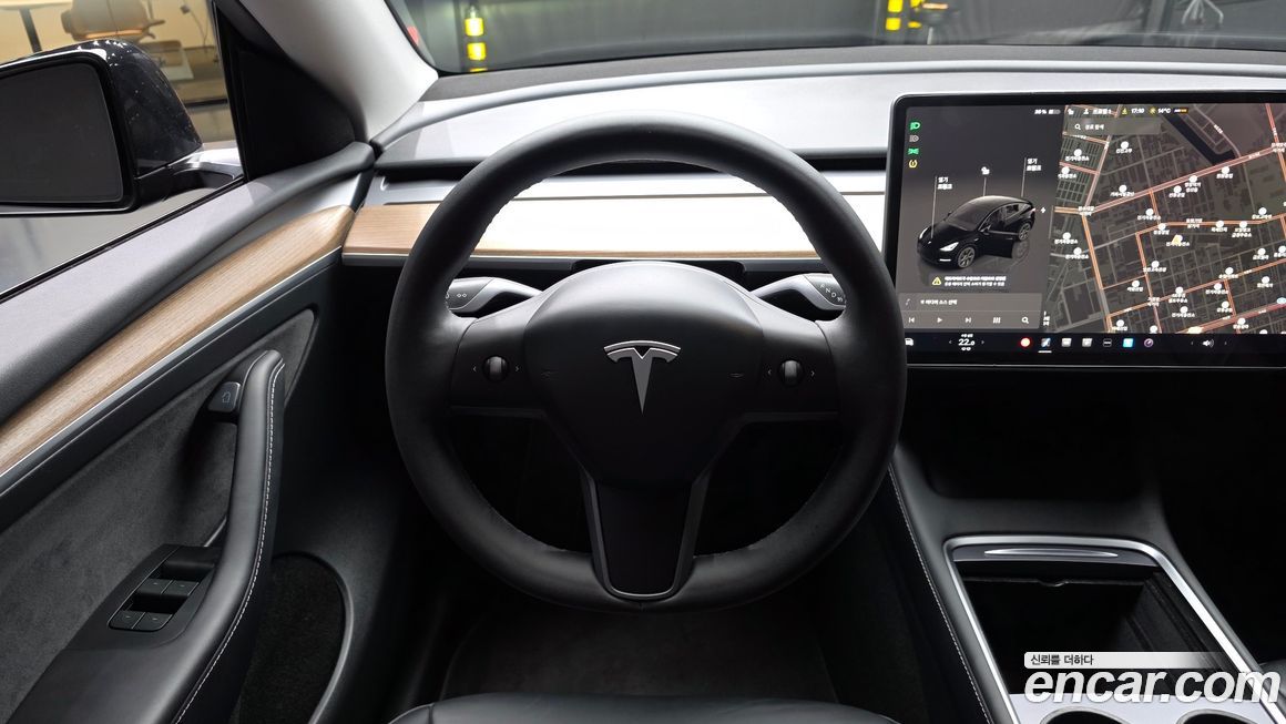 Tesla Model Y 2024