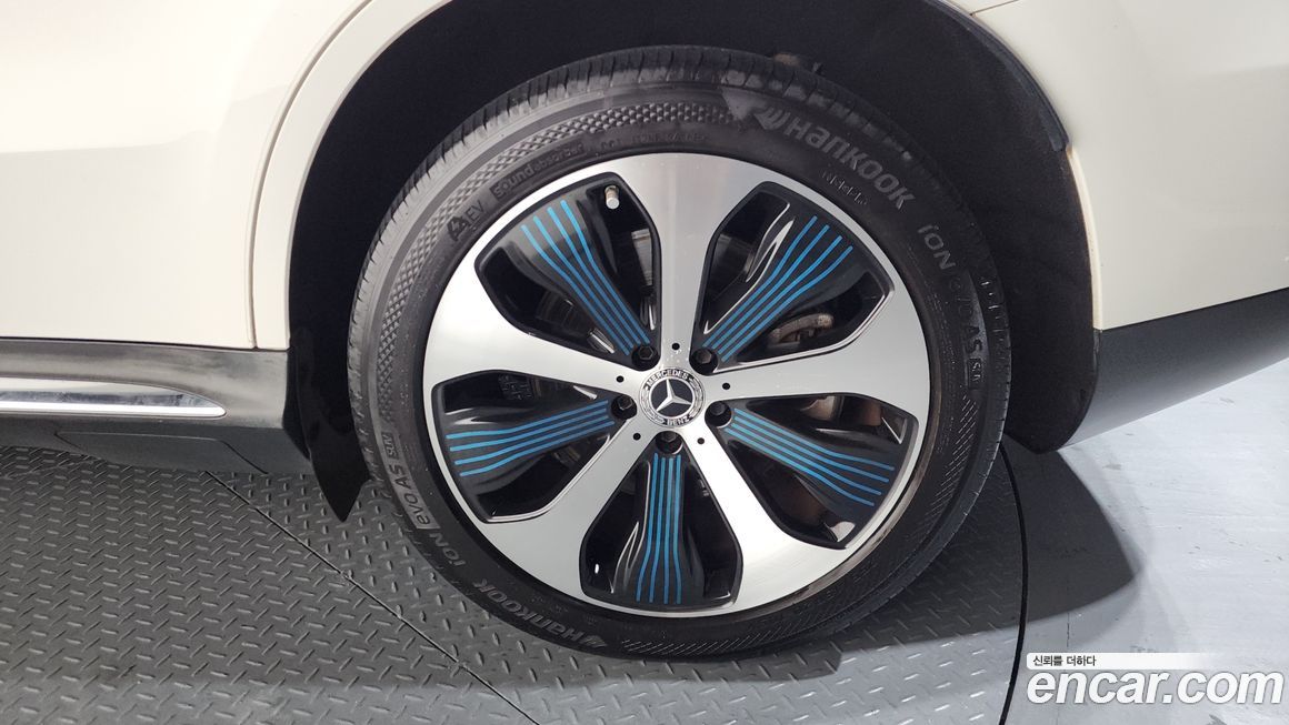 Mercedes-Benz EQC 2020