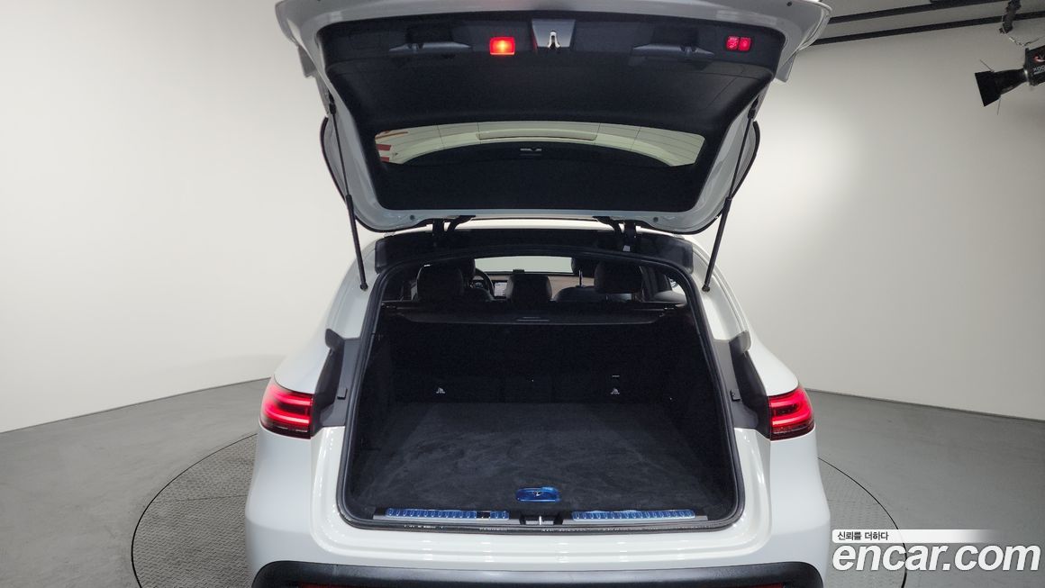 Mercedes-Benz EQC 2020