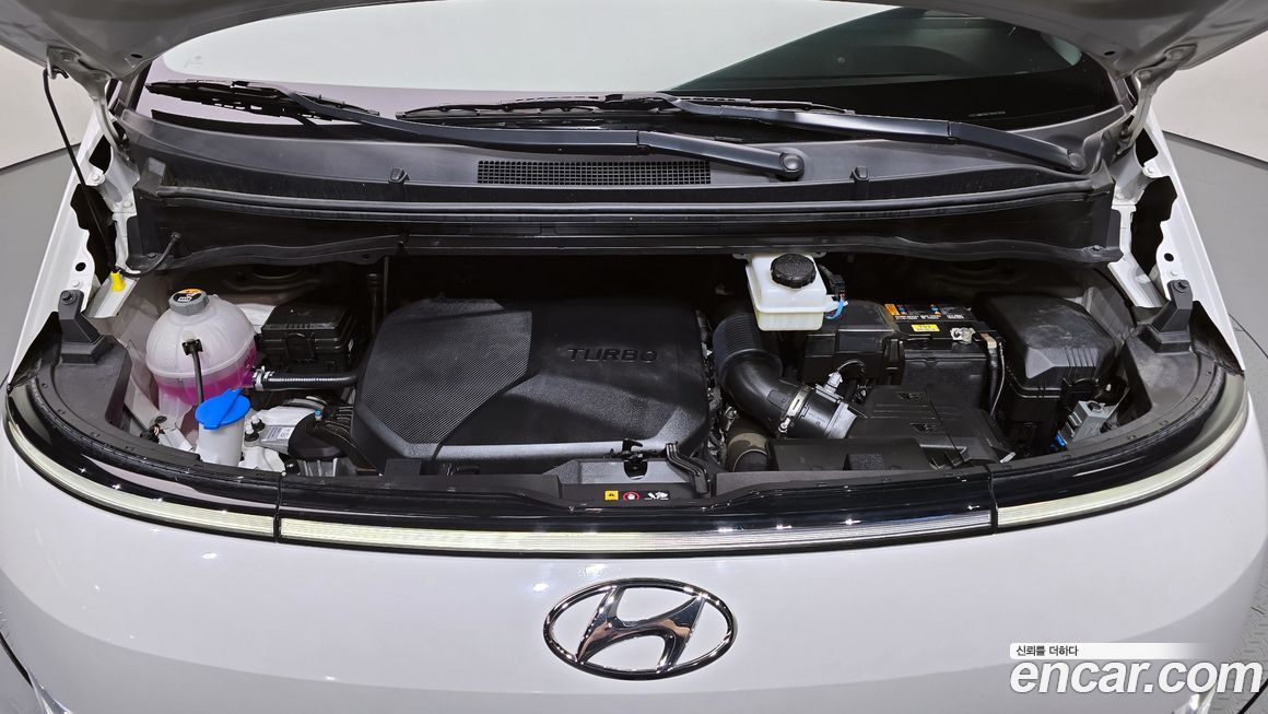 Hyundai Staria 2023