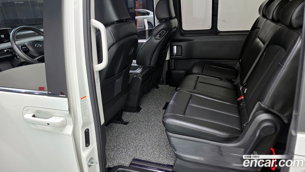 Hyundai Staria 2023