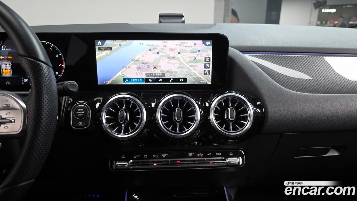 Mercedes-Benz GLA-Class 2023