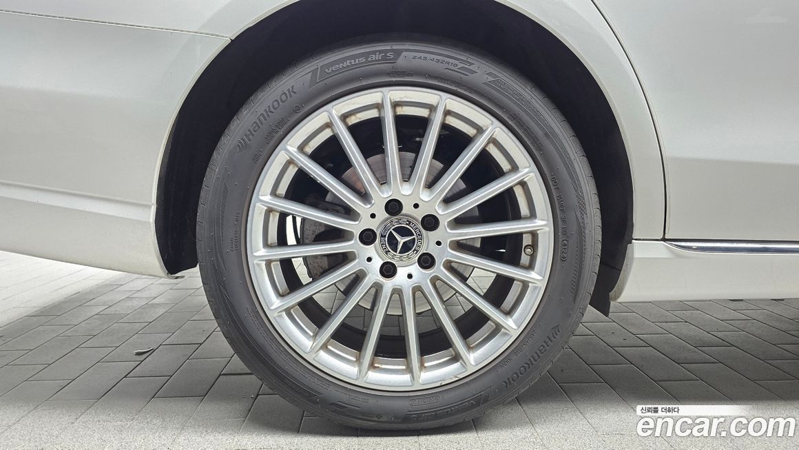 Mercedes-Benz E-Class 2021