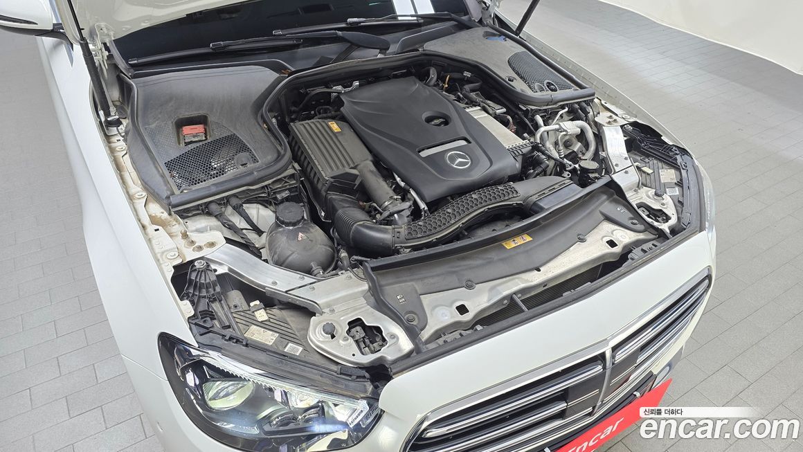 Mercedes-Benz E-Class 2021