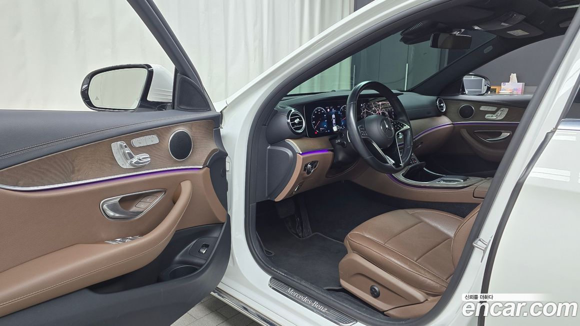 Mercedes-Benz E-Class 2021