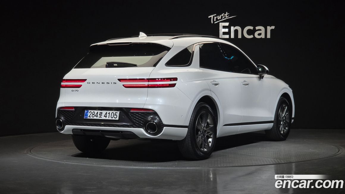 Genesis GV70 2024